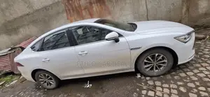 BYD Qin Plus DM-i 2025 White