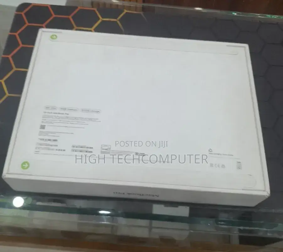 New Laptop Apple MacBook Pro 2025 M5 16GB Apple M5 Pro SSD 512GB