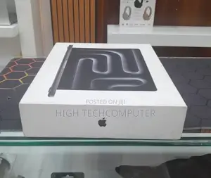 New Laptop Apple MacBook Pro 2025 M5 16GB Apple M5 Pro SSD 512GB