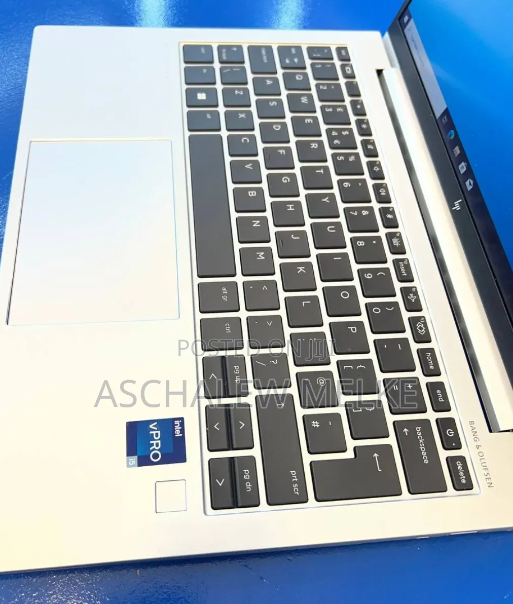New Laptop HP EliteBook 830 G9 16GB Intel Core i5 SSD 512GB