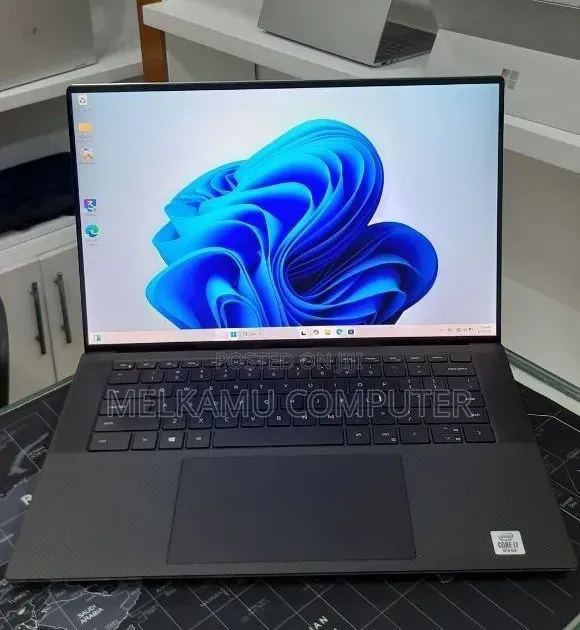 New Laptop Dell XPS 15 9500 16GB Intel Core i7 SSD 512GB
