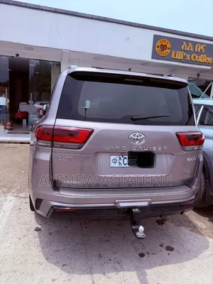 Toyota Land Cruiser 2022 Silver