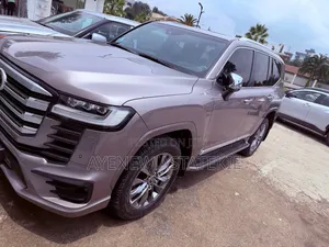 Toyota Land Cruiser 2022 Silver