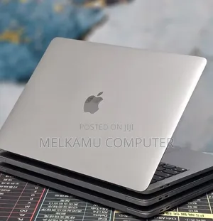 New Laptop Apple MacBook Pro 2020 M1 8GB Apple M1 SSD 512GB