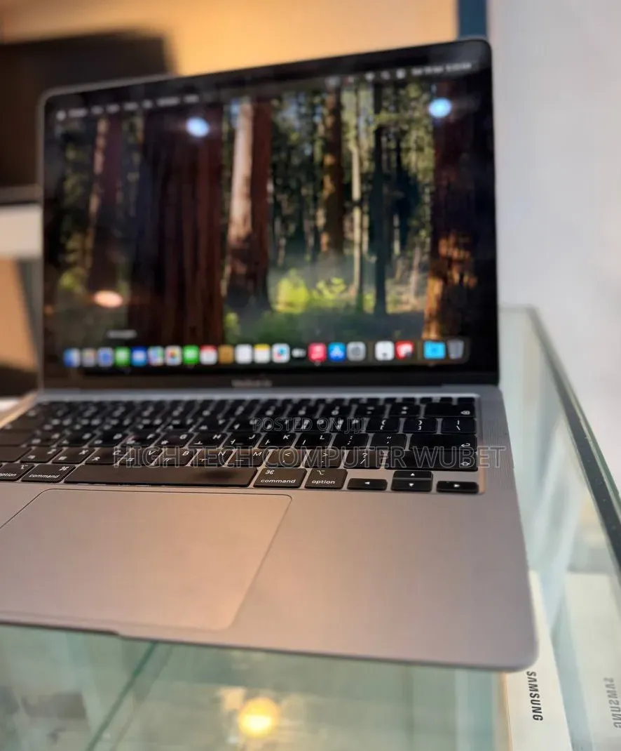 New Laptop Apple MacBook Air 2020 M1 8GB Apple M1 SSD 256GB