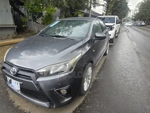 Toyota Yaris 2015 Gray