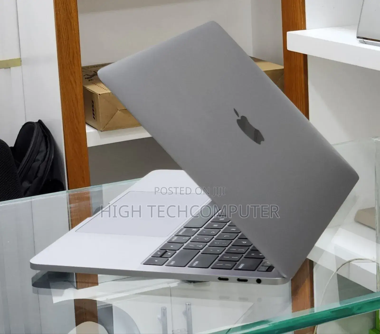 New Laptop Apple MacBook Pro 2019 16GB Intel Core i7 SSD 512GB