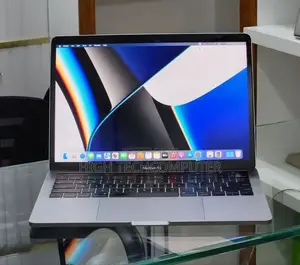 New Laptop Apple MacBook Pro 2019 16GB Intel Core i7 SSD 512GB
