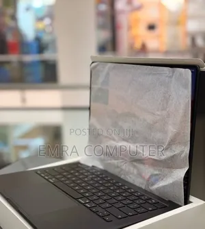 New Laptop Apple MacBook Pro 2025 M5 16GB Apple M5 SSD 1T