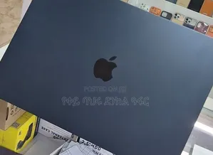 New Laptop Apple MacBook Air 2025 M4 16GB Intel Core i7 SSD 256GB