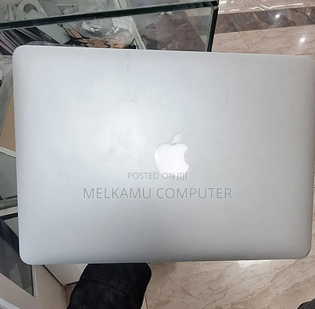 New Laptop Apple MacBook Air 2013 4GB Intel Core i5 SSD 128GB