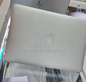 New Laptop Apple MacBook Air 2013 4GB Intel Core i5 SSD 128GB