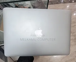 New Laptop Apple MacBook Air 2013 4GB Intel Core i5 SSD 128GB