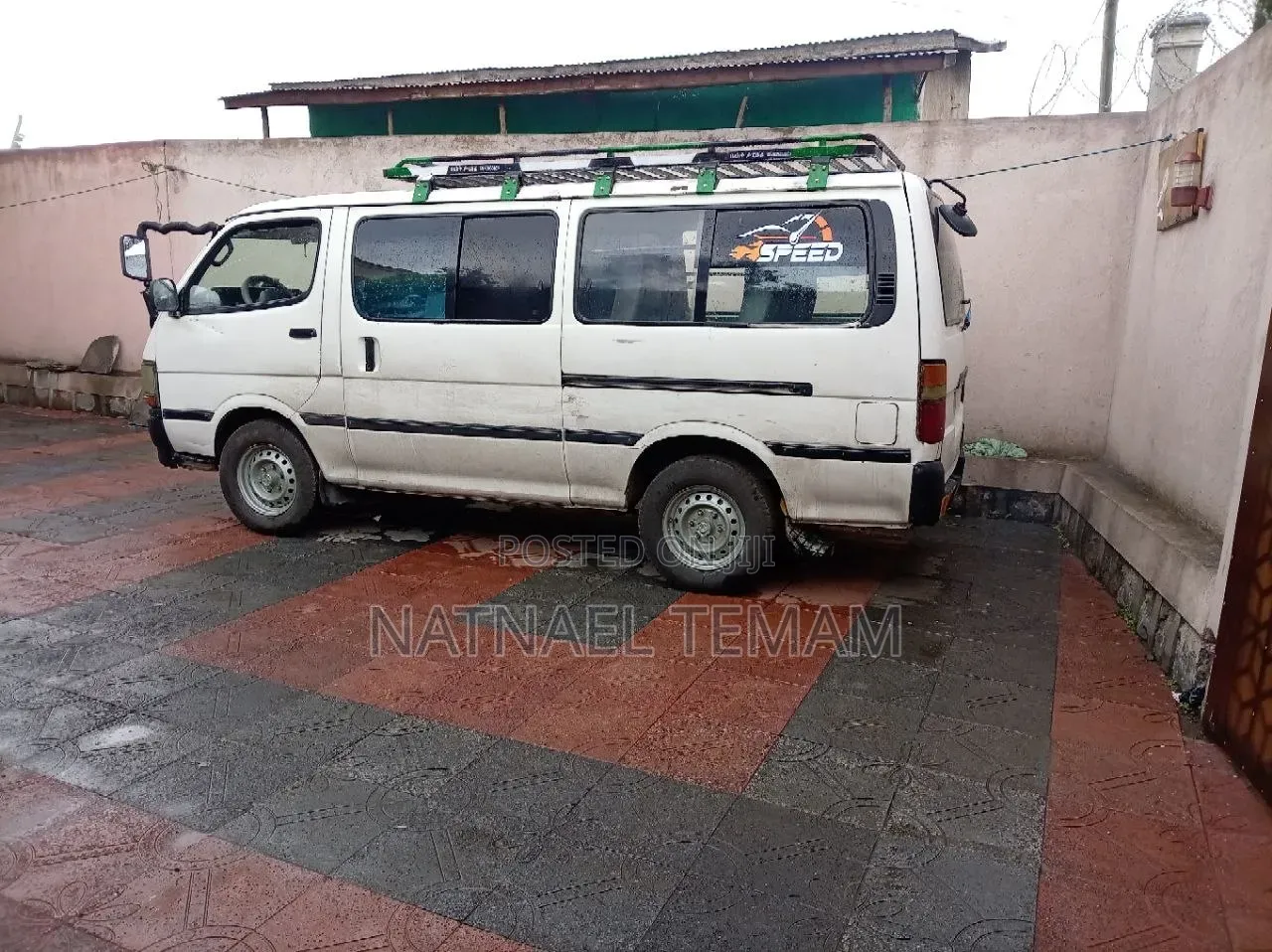 Toyota HiAce 2001 White