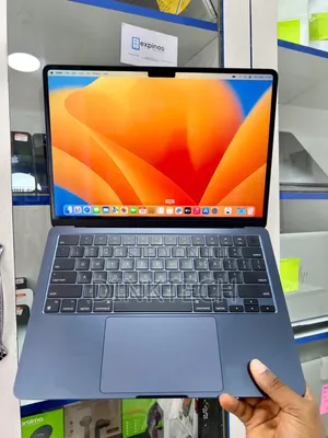 Laptop Apple MacBook Air 2022 M2 8GB Apple M2 SSD 256GB