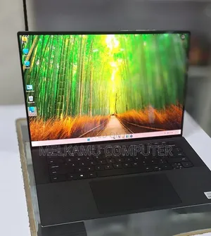 New Laptop Dell XPS 15 16GB Intel Core i7 SSD 512GB
