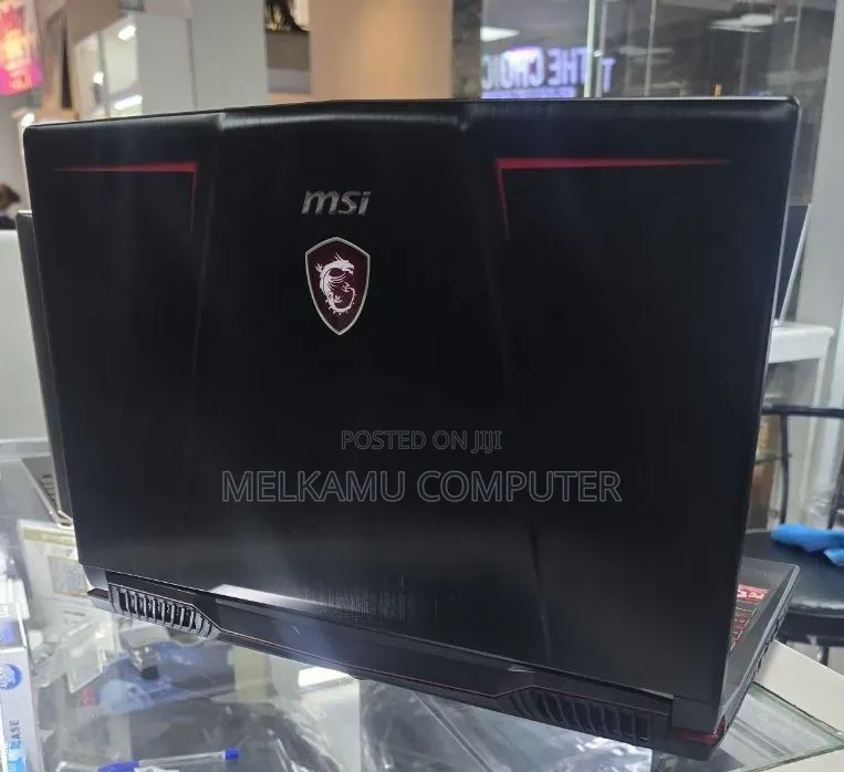 New Laptop MSI GP75 Leopard 16GB Intel Core i7 SSD 256GB