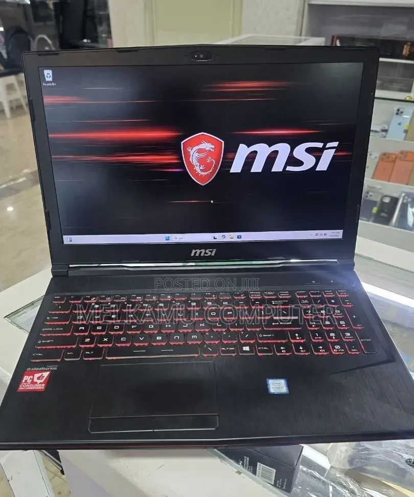 New Laptop MSI GP75 Leopard 16GB Intel Core i7 SSD 256GB