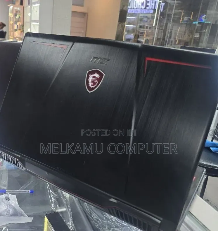 New Laptop MSI GP75 Leopard 16GB Intel Core i7 SSD 256GB