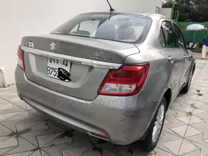 Suzuki Dzire 2022 Silver
