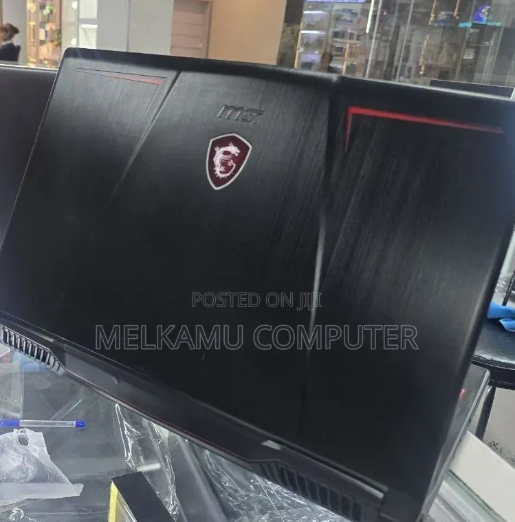 New Laptop MSI GP75 Leopard 16GB Intel Core i7 SSD 256GB