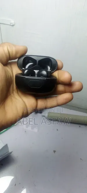 የሚሸጥ ነዉ Earphones Pro 11