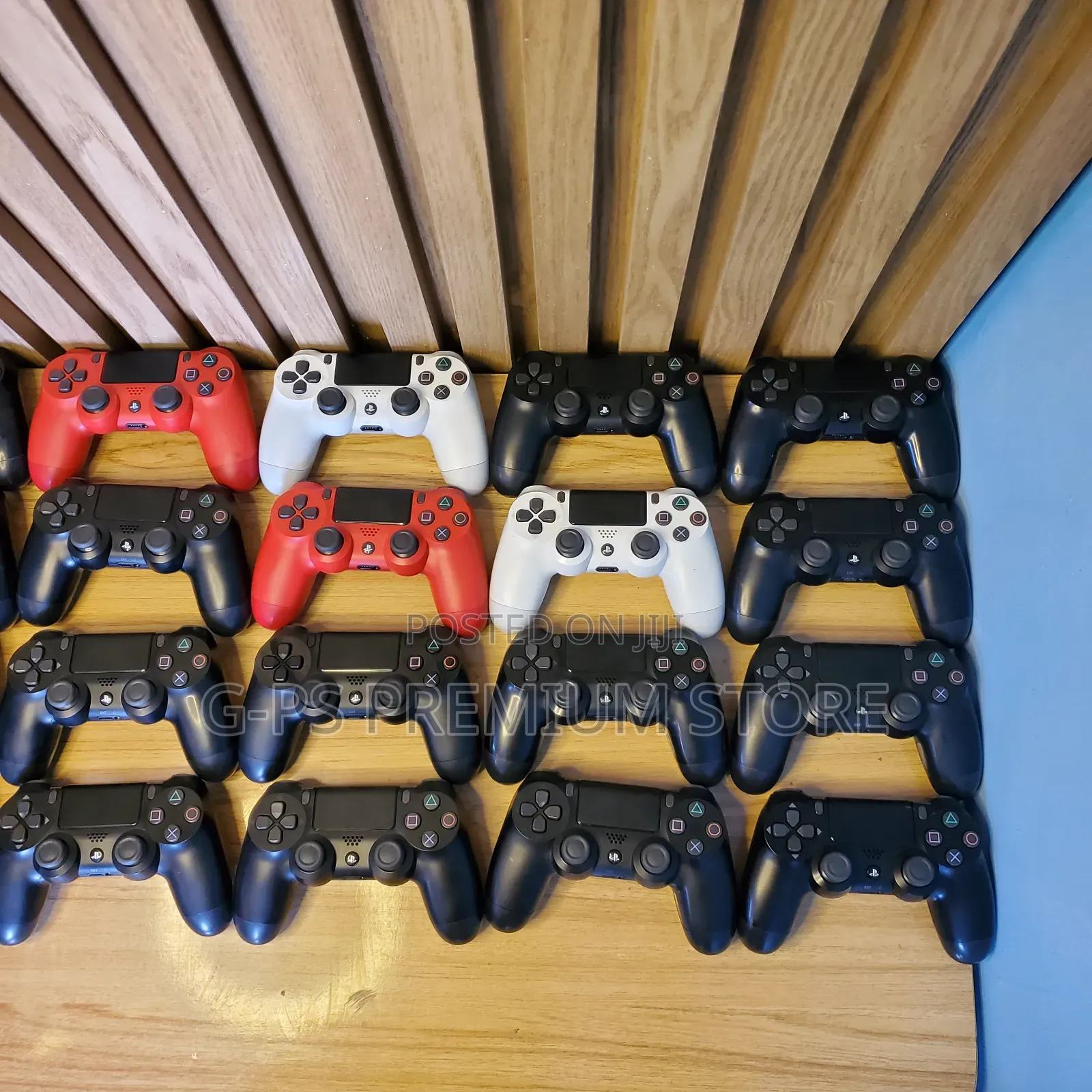 PlayStation 4 – Original Joystick Included