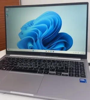 New Laptop Samsung Galaxy Book 2 8GB Intel Core i5 SSD 512GB