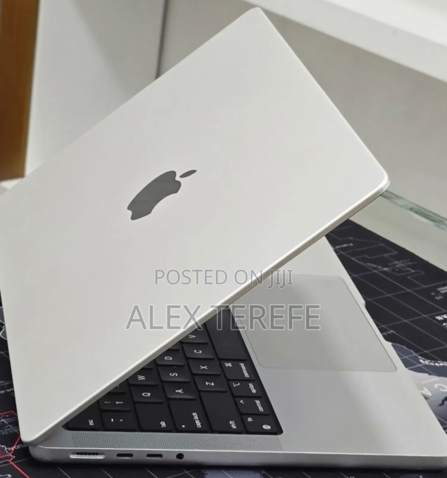 New Laptop Apple MacBook Pro 2021 M1 32GB Apple M1 Pro SSD 512GB