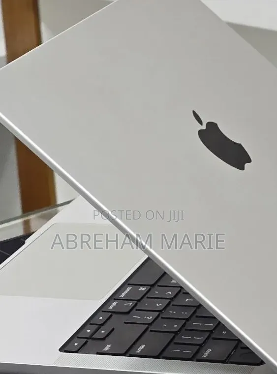 New Laptop Apple MacBook Pro 2021 M1 32GB Intel Core i7 SSD 512GB
