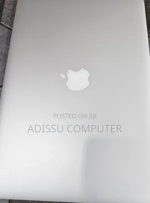 New Laptop Apple MacBook Pro 2017 8GB Intel Core i5 SSD 256GB