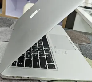 New Laptop Apple MacBook Pro 2017 8GB Intel Core i5 SSD 256GB