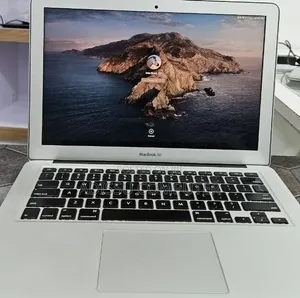 New Laptop Apple MacBook Pro 2017 8GB Intel Core i5 SSD 256GB