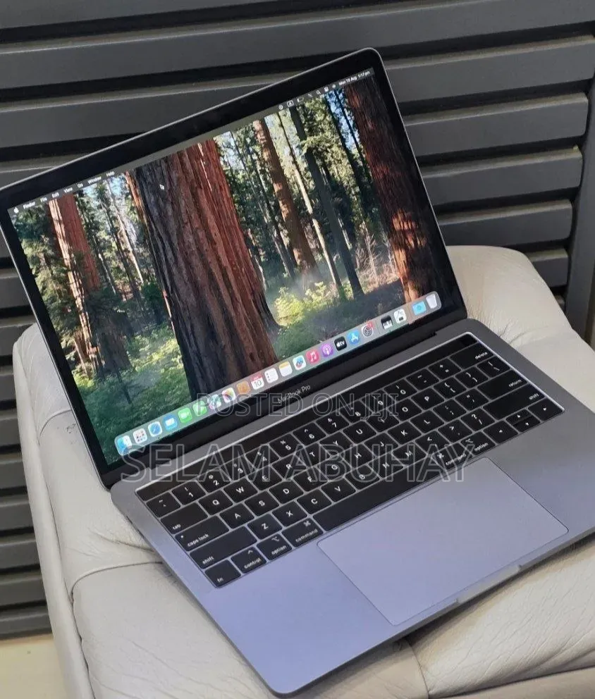 New Laptop Apple MacBook Pro 2019 16GB Intel Core i7 SSD 512GB