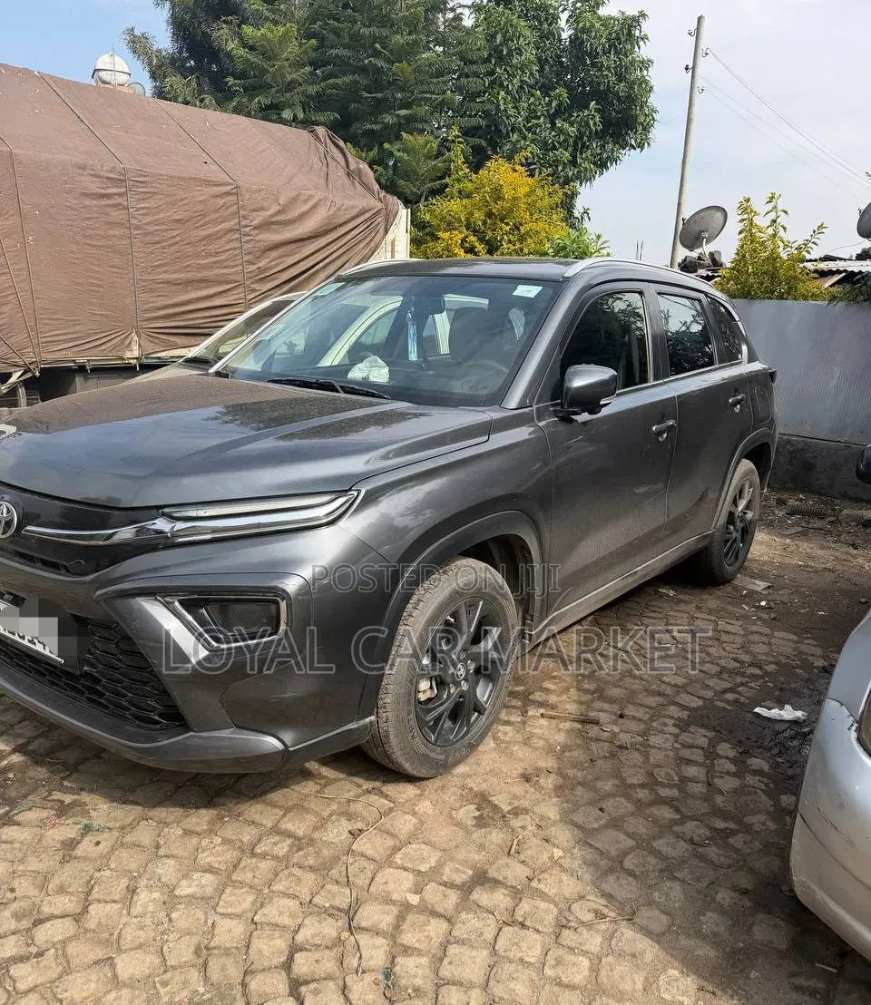Toyota Urban Cruiser 2023 Gray