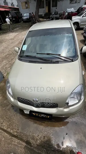Toyota Vitz 2004 Beige