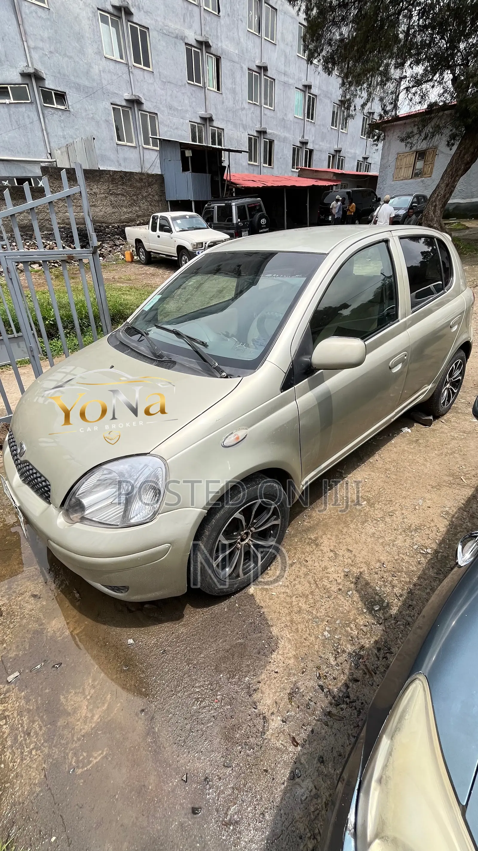 Toyota Vitz 2004 Beige