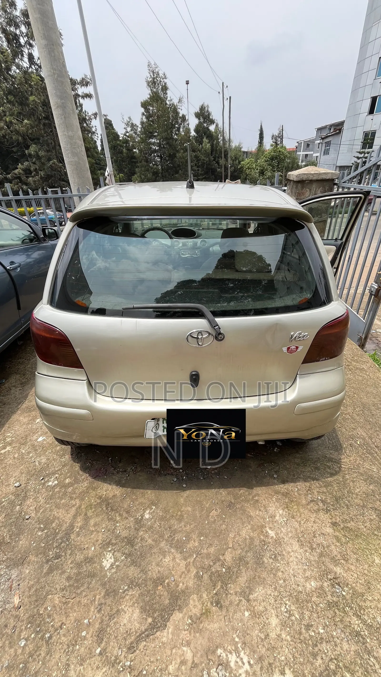 Toyota Vitz 2004 Beige
