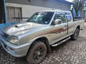 Mitsubishi L200 2001 Silver