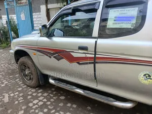 Mitsubishi L200 2001 Silver
