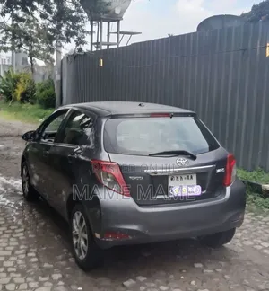 Toyota Yaris 2012 Black