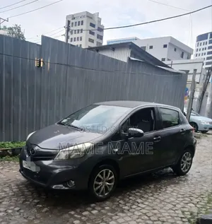 Toyota Yaris 2012 Black