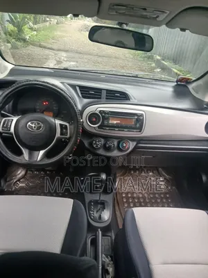 Toyota Yaris 2012 Black