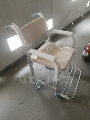 Commode Wheelchair朱諾toilet Wheelchair甦你packed Commode Wheelchair New
