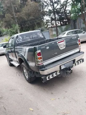 Toyota Hilux 2011 Black