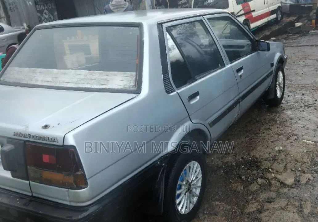 Toyota Corolla 1987 Blue