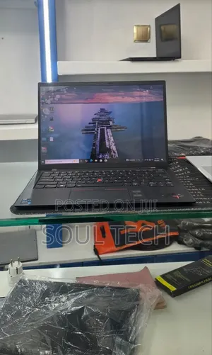New Laptop Lenovo ThinkPad X1 Carbon 16GB Intel Core i5 SSD 512GB