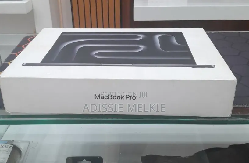 New Laptop Apple MacBook 16GB Apple M5 Pro SSD 512GB