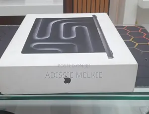 New Laptop Apple MacBook 16GB Apple M5 Pro SSD 512GB