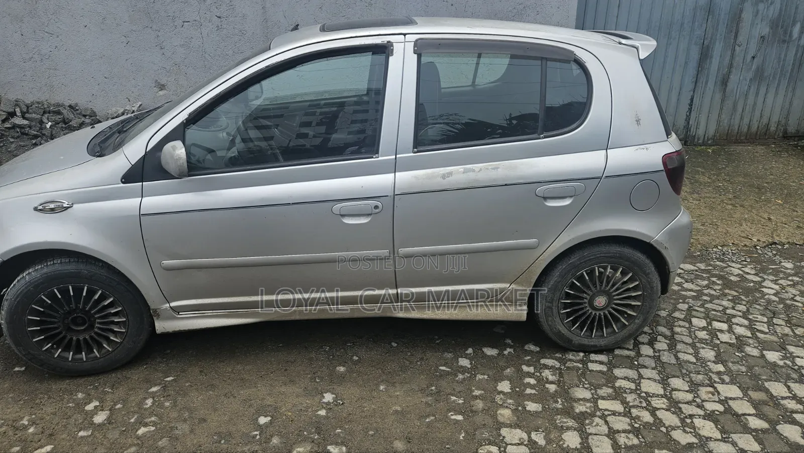 Toyota Vitz 2001 Silver